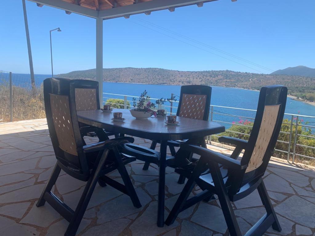 Holiday home Ageranos Seaview House